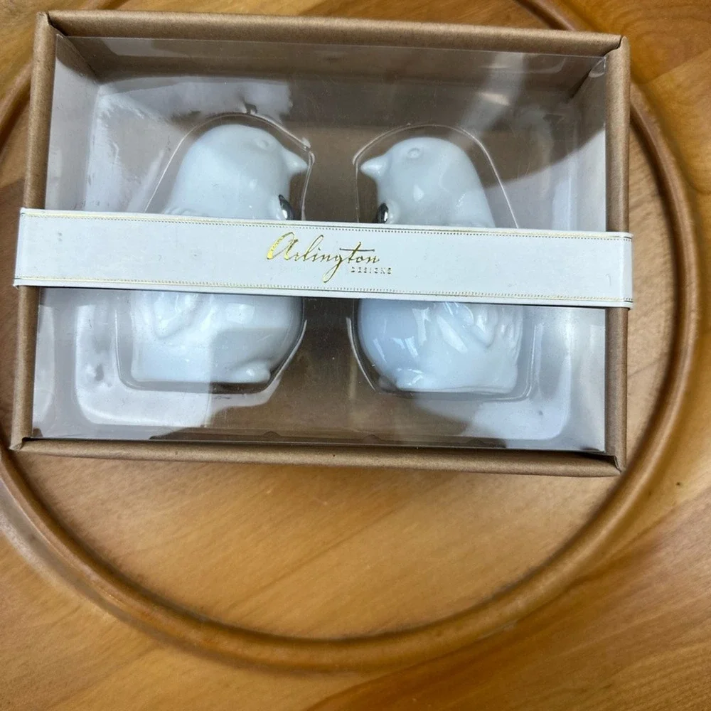 16Arlington elegant white
